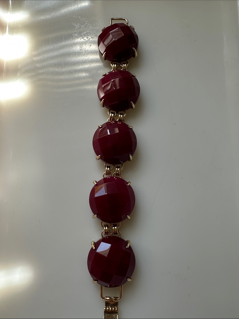 Kendra Scott Cassie Bracelet in Maroon with Gold-Tone